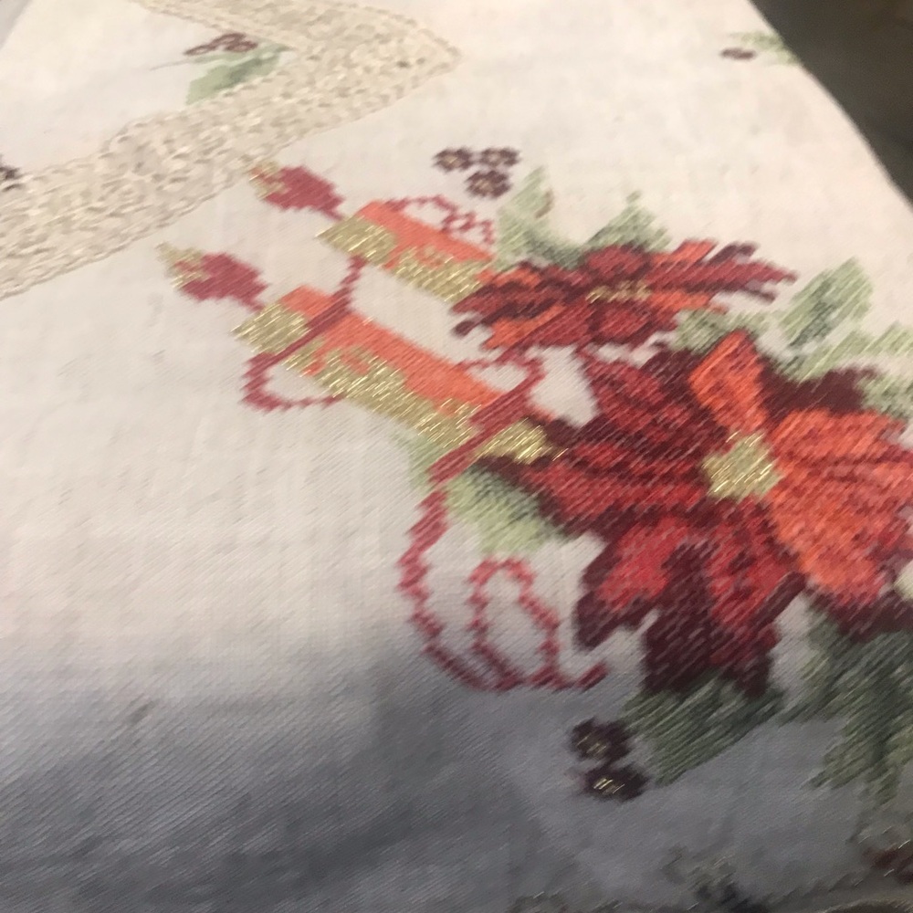Floral Embroidered Tablecloth - Picture 6 of 10